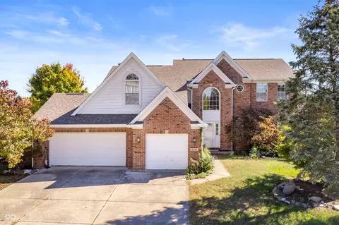10747 Red Pine Dr, Fishers, IN 46037