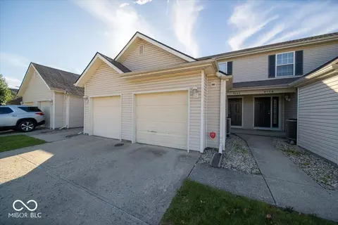 8436 Hague Rd #16, Indianapolis, IN 46256