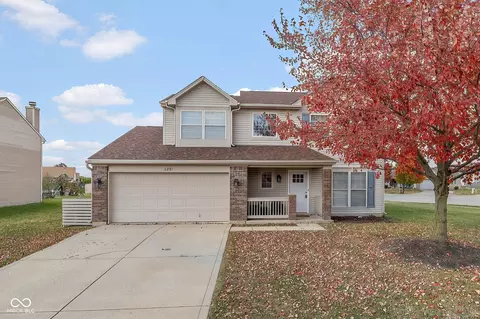 6201 Arrowhead Dr, Anderson, IN 46013
