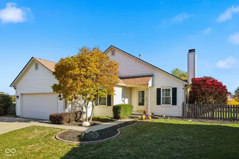 2429 Lakeshore Ct, Lebanon, IN 46052
