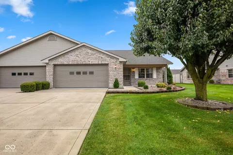 1669 Magnolia Dr, Greenwood, IN 46143