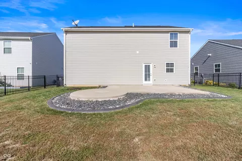 Exterior - 8511 Fownes Ln, Pendleton, IN 46064 photo 4 of 4
