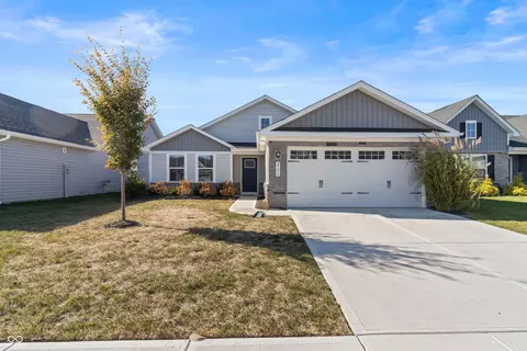 2726 Sand Hollow Dr, Lebanon, IN 46052