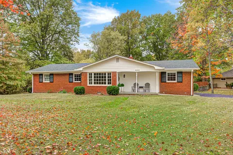11090 Willowmere Dr, Indianapolis, IN 46280