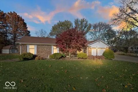 21 Hill Ct, Greenwood, IN 46142