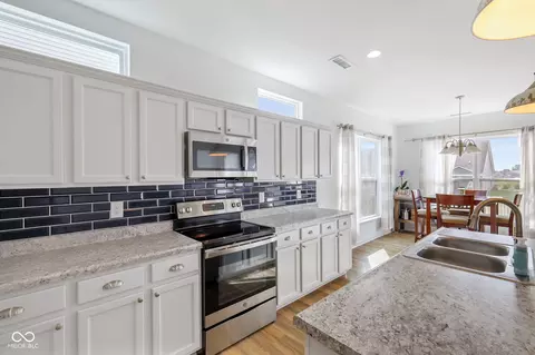 Kitchen - 131 Batteese Dr, Cicero, IN 46034 photo 3 of 4