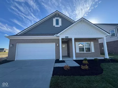 1307 Foxtail Ln, Greenwood, IN 46143