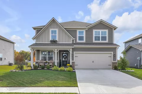 5343 Oak Knoll Dr, Whitestown, IN 46075
