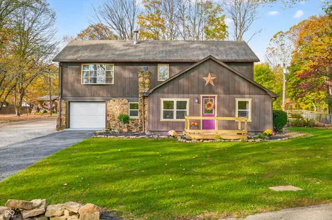 36 Brown Hill Rd, Nashville, IN 47448