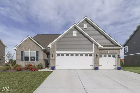 948 Fred Ln, Greenwood, IN 46143