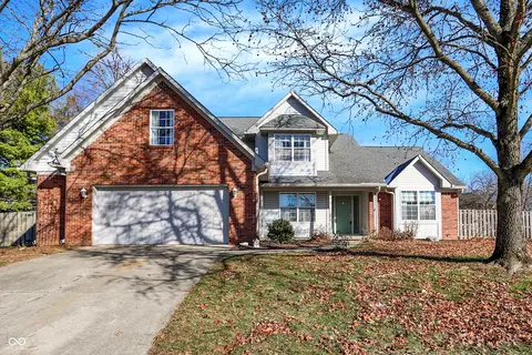 1498 Macintosh Ct, Avon, IN 46123