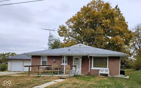 306 W Clyde St, Frankton, IN 46044