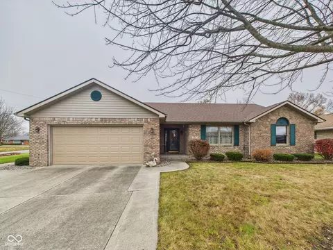 211 Orchard Ln, Alexandria, IN 46001