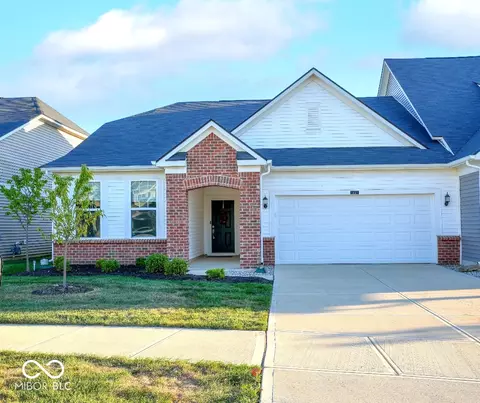 917 Tuxedo Dr, Westfield, IN 46074
