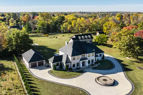 949 W 136th St, Carmel, IN 46032