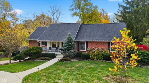 635 Bloor Ln, Zionsville, IN 46077
