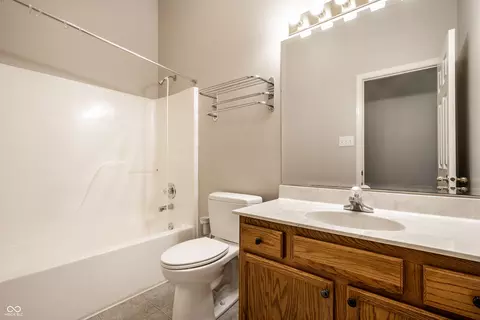 Bath - 275 Linden Ct, Pendleton, IN 46064 photo 2 of 2