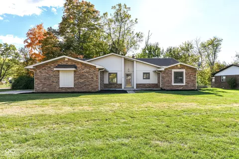 810 Ramblin Rd, Greenwood, IN 46142