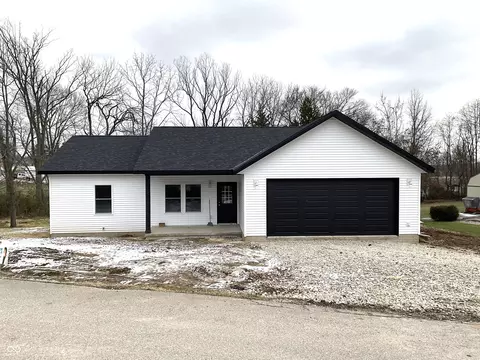 32 Ashley St, Spencer, IN 47460