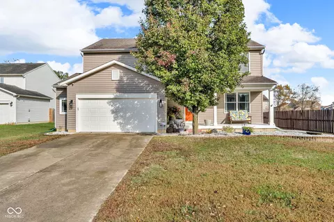 3896 Woods Bay Ln, Plainfield, IN 46168