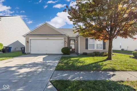 822 Westpointe Dr, Shelbyville, IN 46176