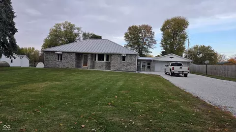 712 E Maple St, Frankton, IN 46044