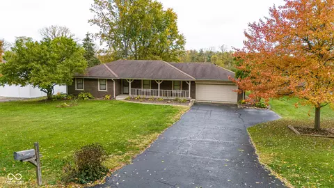7041 W Glendale Ln, Greenfield, IN 46140