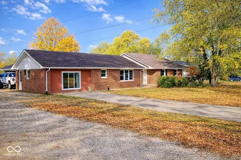 1611 E Range Line Rd, Greencastle, IN 46135