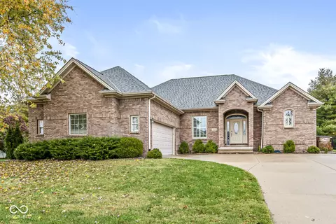 3231 Overlook Ct, Columbus, IN 47203