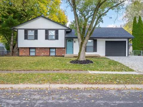 31 N Wagon Rd, Bargersville, IN 46106