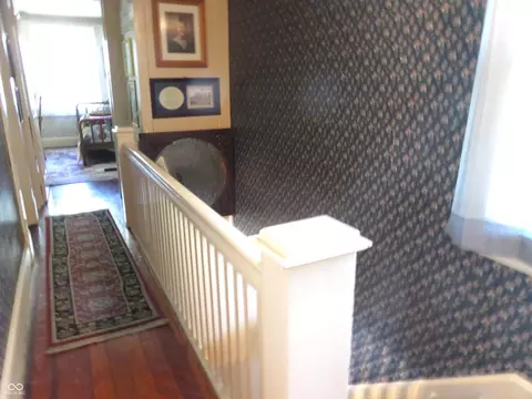 Entry Way - 910 E 2nd St, Madison, IN 47250 photo 2 of 3