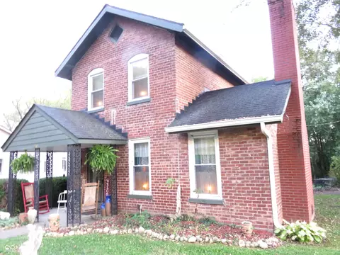 Exterior - 910 E 2nd St, Madison, IN 47250 photo 3 of 14