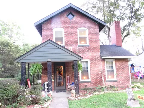 Exterior - 910 E 2nd St, Madison, IN 47250 photo 6 of 14