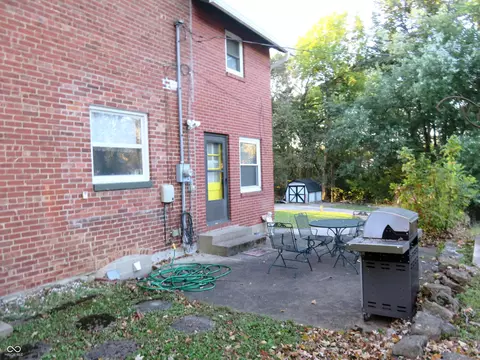 Exterior - 910 E 2nd St, Madison, IN 47250 photo 11 of 14