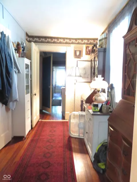 Entry Way - 910 E 2nd St, Madison, IN 47250 photo 3 of 3