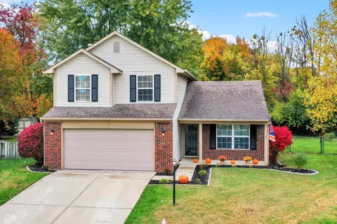 8244 Pleasant Tree Ct, Indianapolis, IN 46237