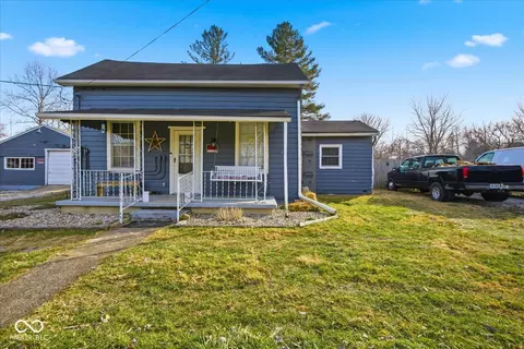 9144 S Geneva Main St, Flat Rock, IN 47234