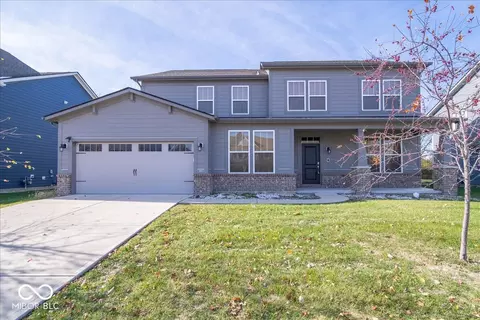 9800 Ridgecrest Ln, Mccordsville, IN 46055