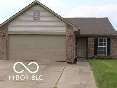 688 Hollowood Ln, Avon, IN 46123