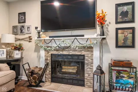 Living - 32 Park Ct, Pendleton, IN 46064 photo 1 of 1