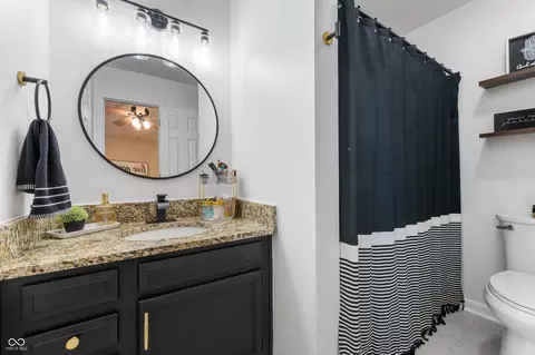 Bath - 32 Park Ct, Pendleton, IN 46064 photo 1 of 3