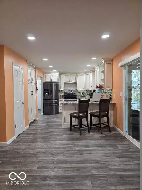Kitchen - 18080 E State Road 46, Hope, IN 47246 photo 3 of 3