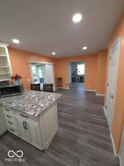 Entry Way - 18080 E State Road 46, Hope, IN 47246 photo 2 of 7
