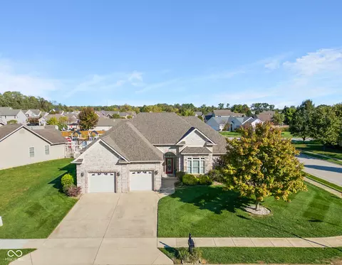 2812 Sunflower Ct, Columbus, IN 47201