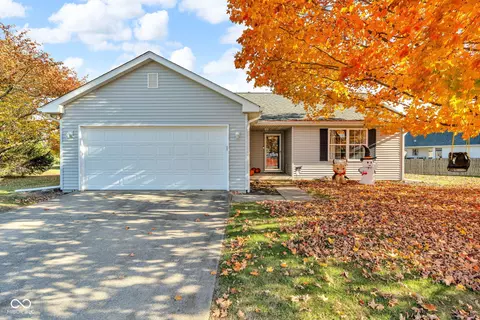 121 Woodhaven Dr, Greencastle, IN 46135