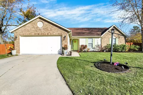 12587 Wolford Pl, Fishers, IN 46038