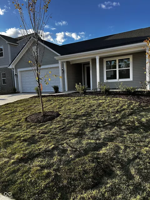 2822 Emerald St, Indianapolis, IN 46268