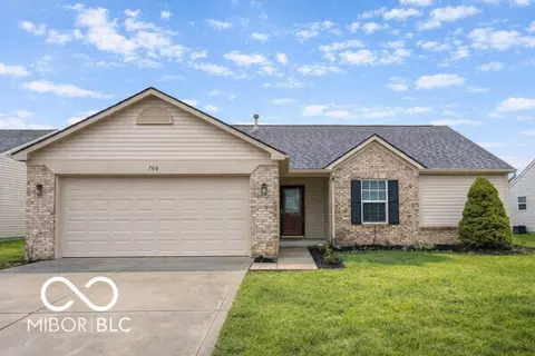 706 Lighthouse Dr, Fortville, IN 46040