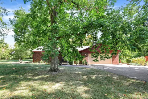 15601 Oak Rd, Carmel, IN 46033