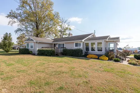 1711 W 2nd St, Seymour, IN 47274